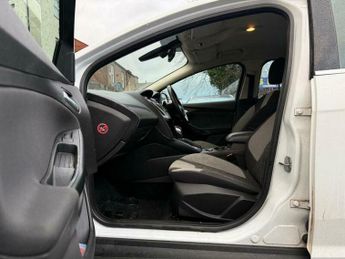 Ford Focus 1.6 Zetec Navigator Powershift Euro 5 5dr