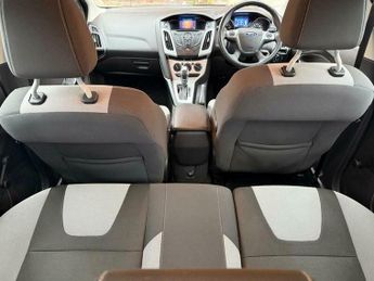 Ford Focus 1.6 Zetec Navigator Powershift Euro 5 5dr