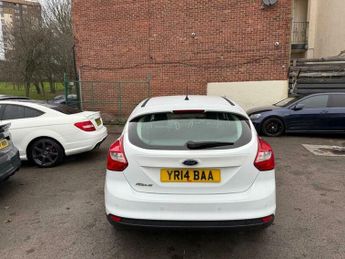 Ford Focus 1.6 Zetec Navigator Powershift Euro 5 5dr