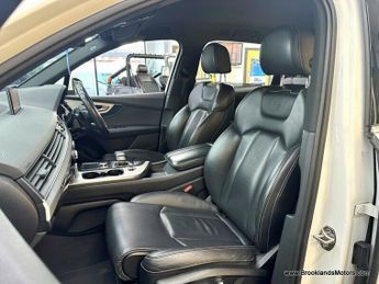 Audi Q7 3.0 TDI QUATTRO S LINE [STUNNING 7 SEATER Q7]