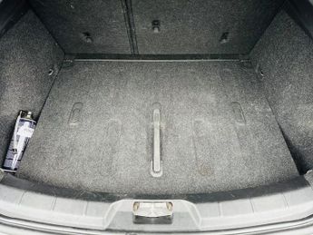 Volvo V40 D2 R-DESIGN EDITION