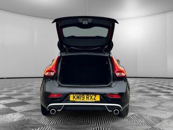 Volvo V40 D2 R-DESIGN EDITION