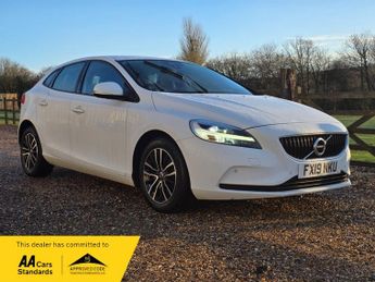 Volvo V40 T2 R-DESIGN EDITION