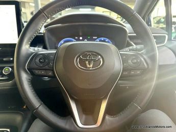 Toyota Corolla ICON [SAT NAV, HEATED SEATS & REVERSE CAMERA]