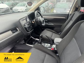 Mitsubishi Outlander DI-D 3