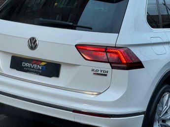 Volkswagen Tiguan 2.0 TDI BlueMotion Tech R-Line DSG 4Motion Euro 6 (s/s) 5dr