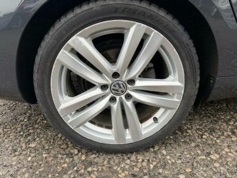 Volkswagen Passat 2.0 TDI BlueMotion Tech Executive Style DSG Euro 5 (s/s) 5dr