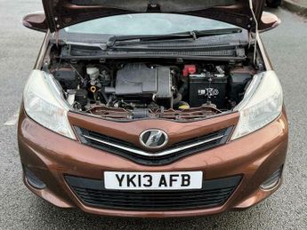 Toyota Yaris 1.0 VVT-i Icon Plus CVT Euro 5 5dr