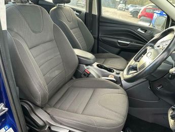 Ford Kuga 2.0 TDCi Zetec SUV 5dr Diesel Powershift AWD Euro 6 (s/s) (150 p