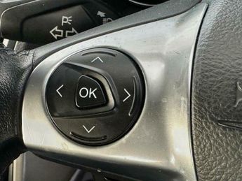 Ford Kuga 2.0 TDCi Zetec SUV 5dr Diesel Powershift AWD Euro 6 (s/s) (150 p