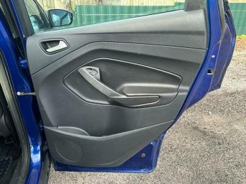 Ford Kuga 2.0 TDCi Zetec SUV 5dr Diesel Powershift AWD Euro 6 (s/s) (150 p