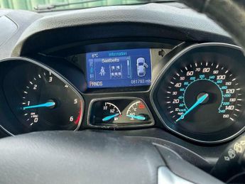 Ford Kuga 2.0 TDCi Zetec SUV 5dr Diesel Powershift AWD Euro 6 (s/s) (150 p