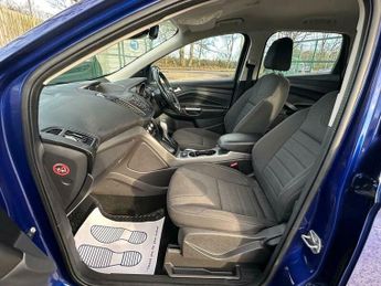 Ford Kuga 2.0 TDCi Zetec SUV 5dr Diesel Powershift AWD Euro 6 (s/s) (150 p