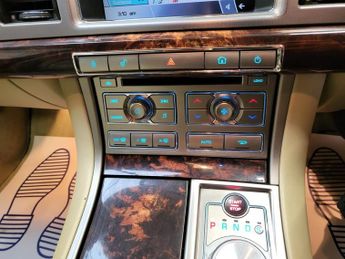 Jaguar XF V6 PREMIUM LUXURY