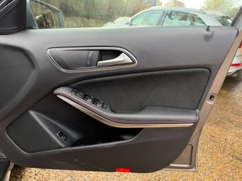 Mercedes GLA GLA 200 D 4MATIC AMG LINE