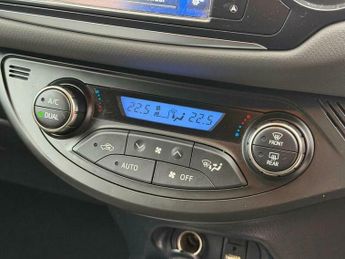 Toyota Yaris 1.5 VVT-h Icon E-CVT Euro 6 5dr