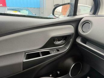 Toyota Yaris 1.5 VVT-h Icon E-CVT Euro 6 5dr