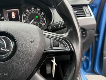 Skoda Octavia 1.6 TDI Elegance DSG Euro 5 5dr 103BHP