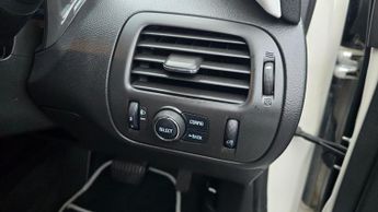 Vauxhall Ampera Positiv Hatchback 5dr Petrol Plug-in Hybrid Auto Euro 5 (Range E