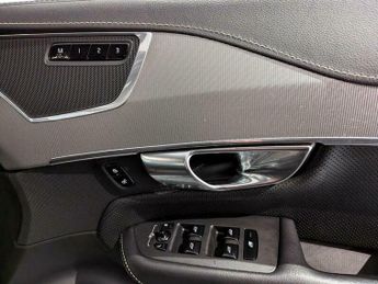 Volvo XC90 2.0 D5 PowerPulse R-Design Auto 4WD Euro 6 (s/s) 5dr