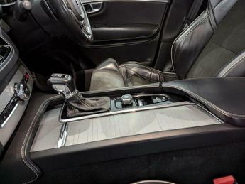 Volvo XC90 2.0 D5 PowerPulse R-Design Auto 4WD Euro 6 (s/s) 5dr