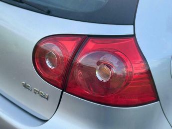 Volkswagen Golf 1.6 FSI S 5dr