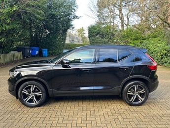 Volvo XC40 T3 R-DESIGN