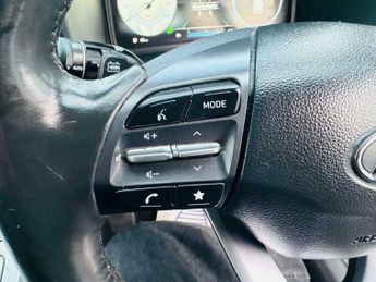 Hyundai KONA 64kWh Premium Auto 5dr (10.5kW Charger)