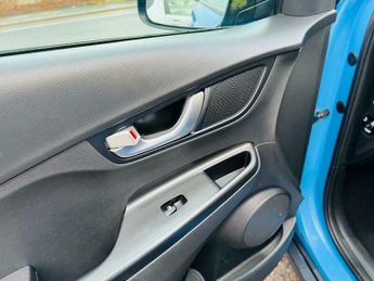 Hyundai KONA 64kWh Premium Auto 5dr (10.5kW Charger)