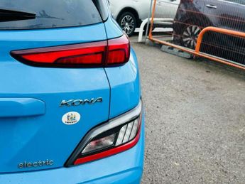 Hyundai KONA 64kWh Premium Auto 5dr (10.5kW Charger)