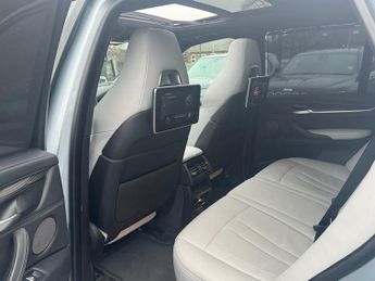 BMW X5 4.4 BiTurbo V8 SUV 5dr Petrol Auto xDrive Euro 6 (s/s) (575 bhp)