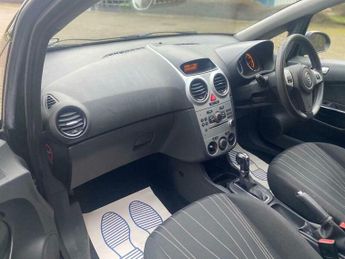 Vauxhall Corsa 1.4i 16v Club 5dr