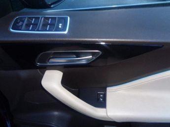 Jaguar F-Pace PRESTIGE AWD