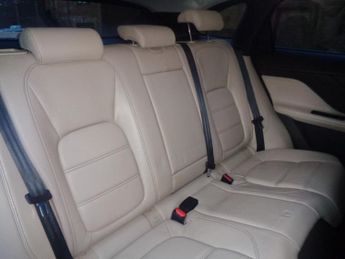 Jaguar F-Pace PRESTIGE AWD