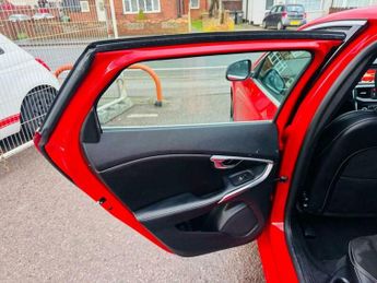 Volvo V40 2.0 D3 R-Design Nav Plus Euro 6 (s/s) 5dr
