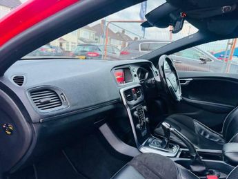 Volvo V40 2.0 D3 R-Design Nav Plus Euro 6 (s/s) 5dr