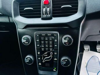 Volvo V40 2.0 D3 R-Design Nav Plus Euro 6 (s/s) 5dr