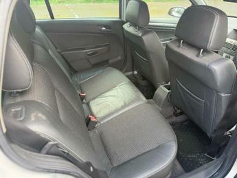 Vauxhall Astra 1.8i 16v Design 5dr