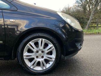 Vauxhall Corsa 1.4i 16v Design 5dr (a/c)
