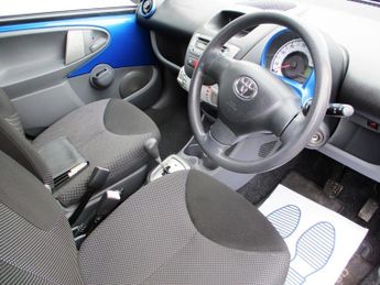 Toyota AYGO VVT-I BLUE AUTOMATIC