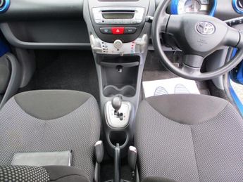Toyota AYGO VVT-I BLUE AUTOMATIC