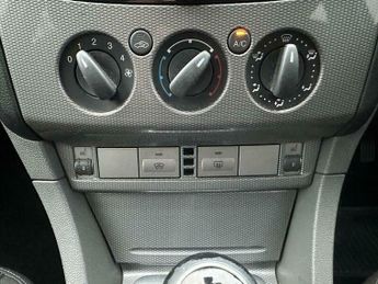 Ford Focus 1.6 Titanium 5dr