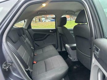 Ford Focus 1.6 Titanium 5dr