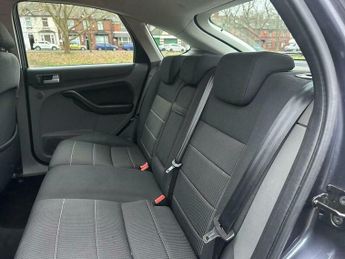 Ford Focus 1.6 Titanium 5dr