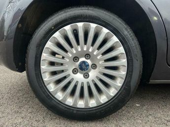 Ford Focus 1.6 Titanium 5dr