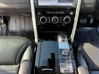 Land Rover Discovery 3.0 SD V6 HSE SUV 5dr Diesel Auto 4WD Euro 6 (s/s) (306 ps)