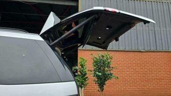 Land Rover Discovery 3.0 SD V6 HSE Auto 4WD Euro 6 (s/s) 5dr