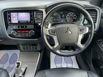 Mitsubishi Outlander 2.4h TwinMotor 13.8kWh 4h CVT 4WD Euro 6 (s/s) 5dr