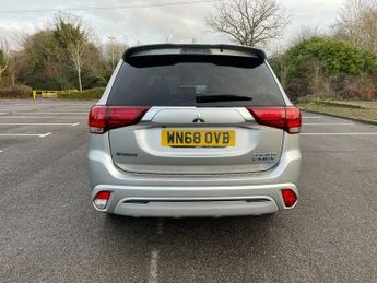 Mitsubishi Outlander 2.4h TwinMotor 13.8kWh 4h CVT 4WD Euro 6 (s/s) 5dr