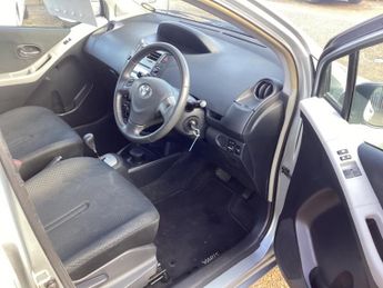 Toyota Yaris 1.33 Dual VVT-i TR Hatchback 5dr Petrol MultiMode Euro 4 (s/s) (